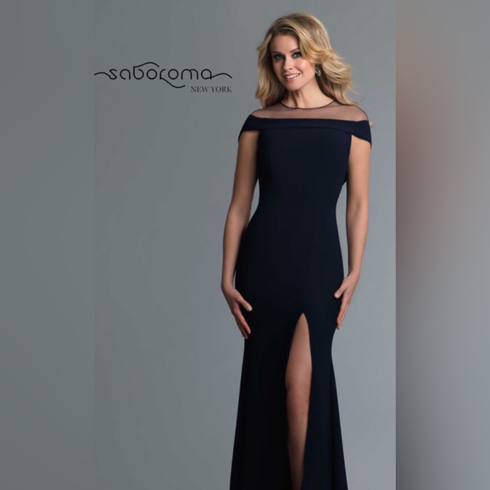 Saboroma Navy Strapless Gown